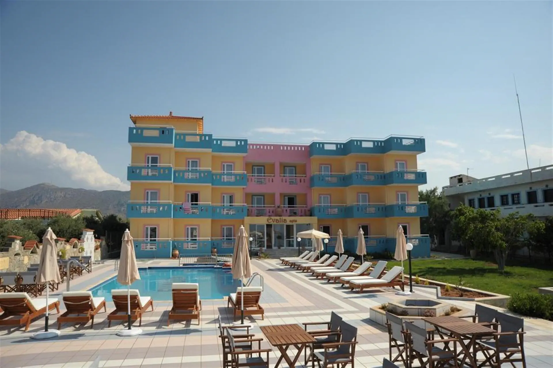Evalia Apartamenty 3*