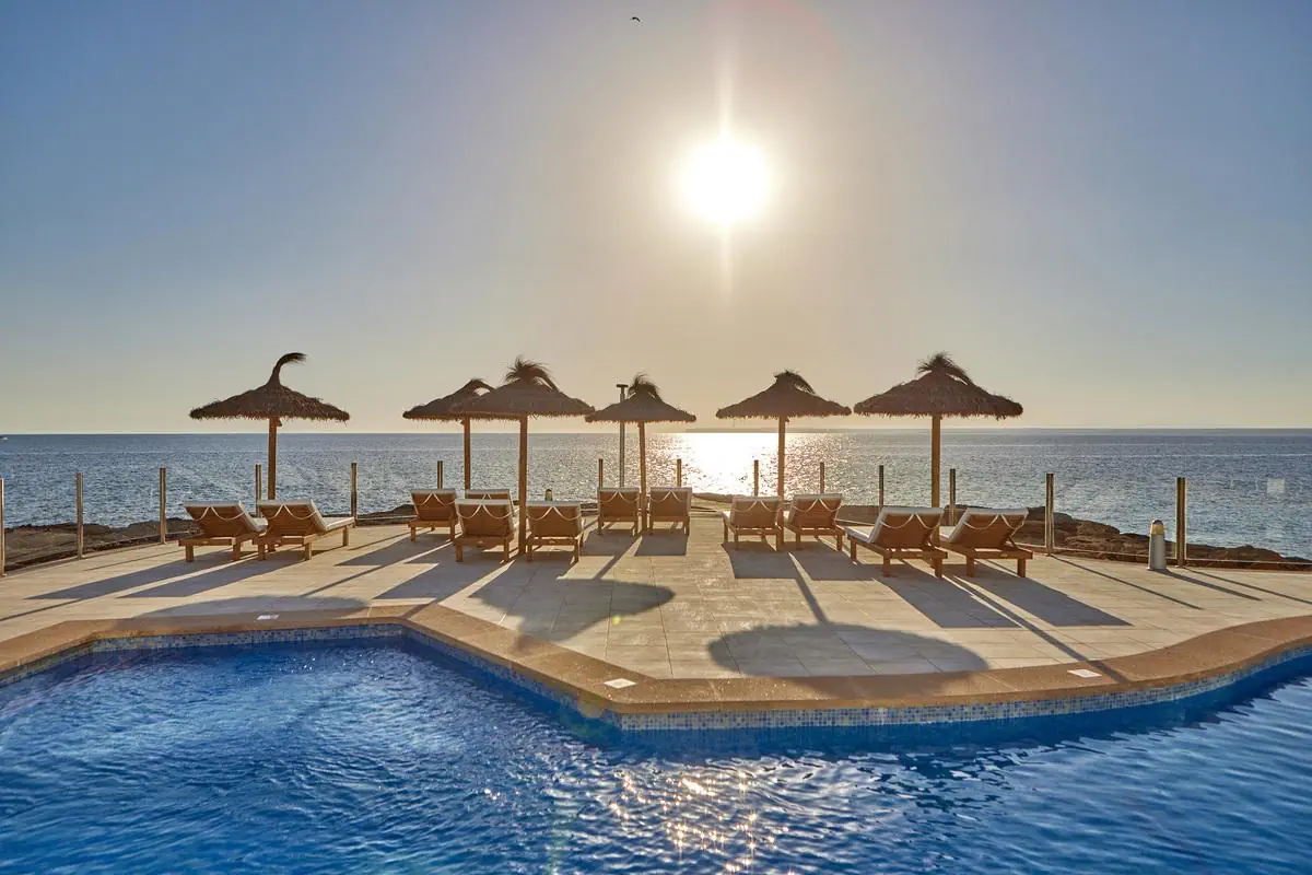 Universal Hotel Cabo Blanco 4*