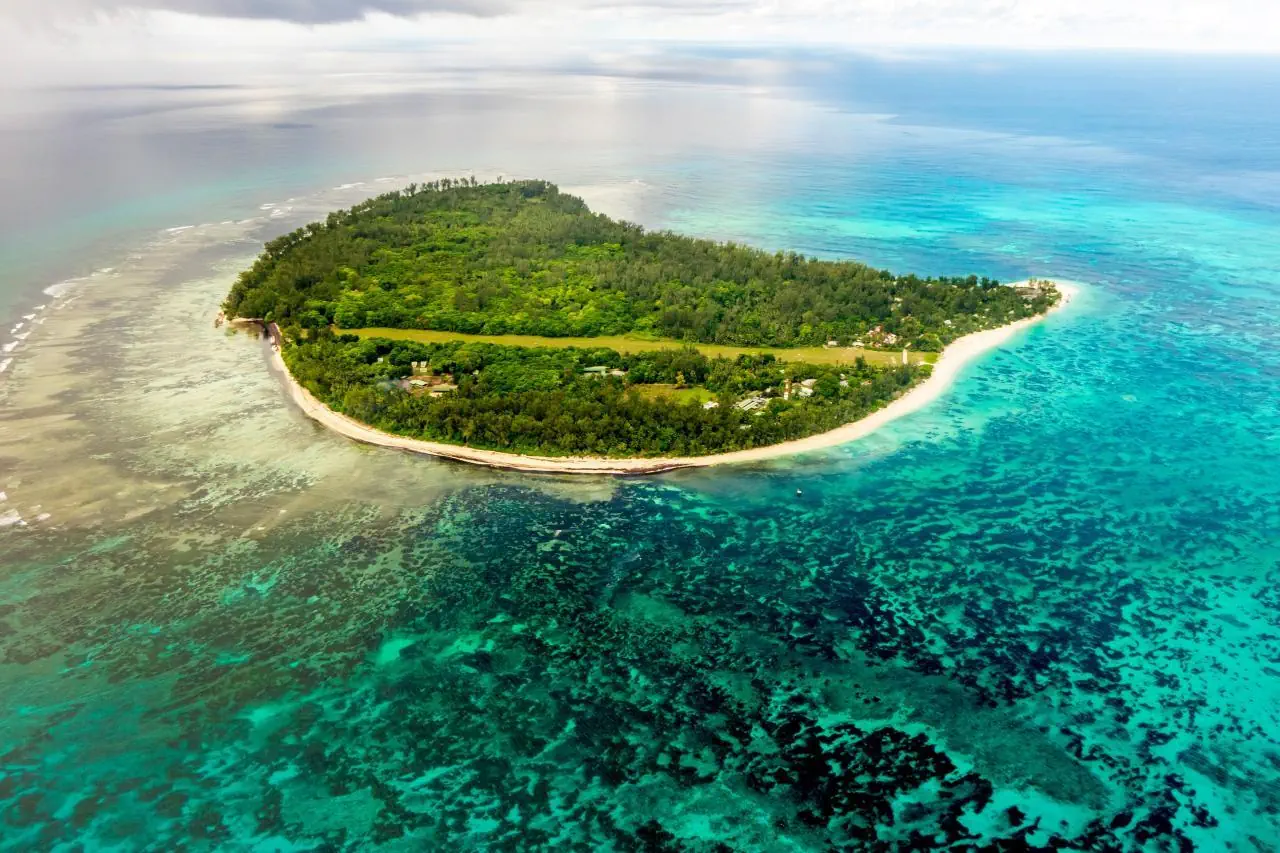Denis Private Island 4*