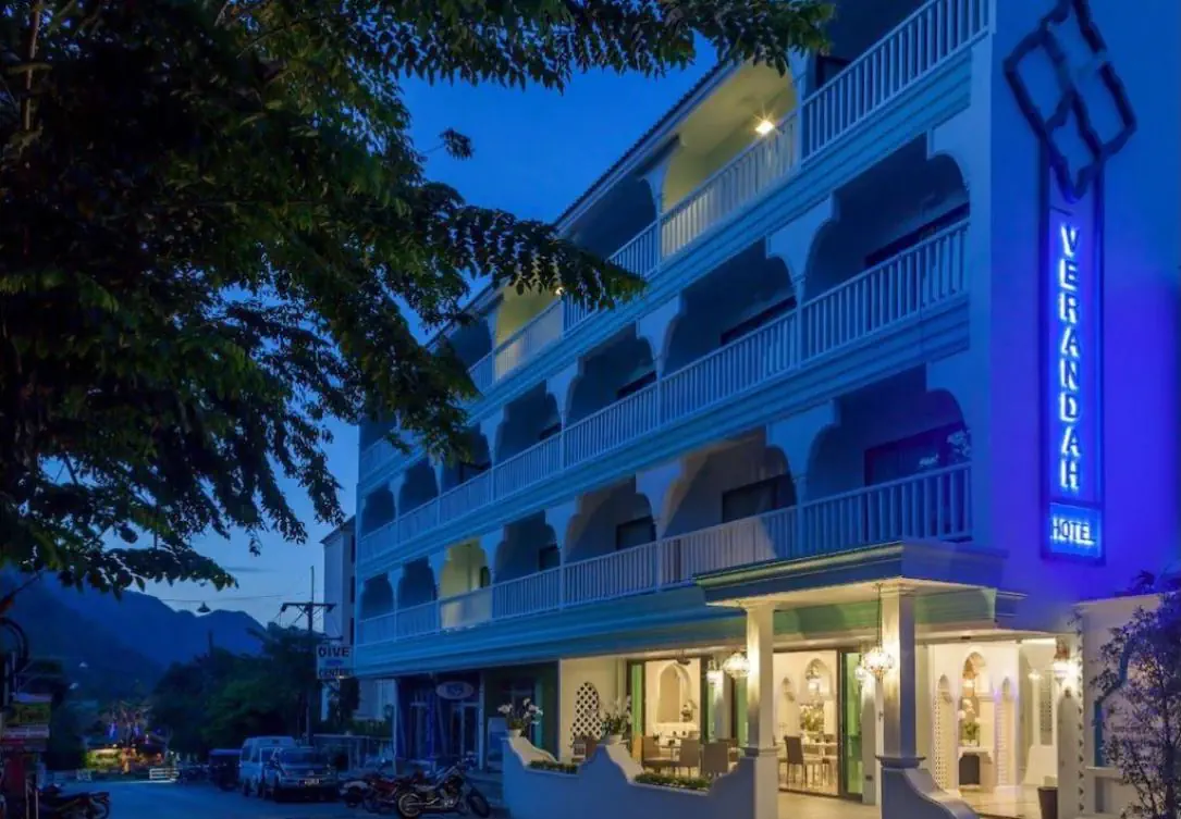 The Verandah 3*