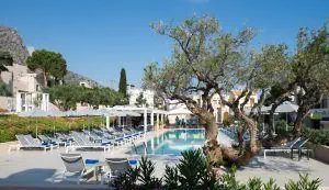 Sundance Apartments & Suites 4*