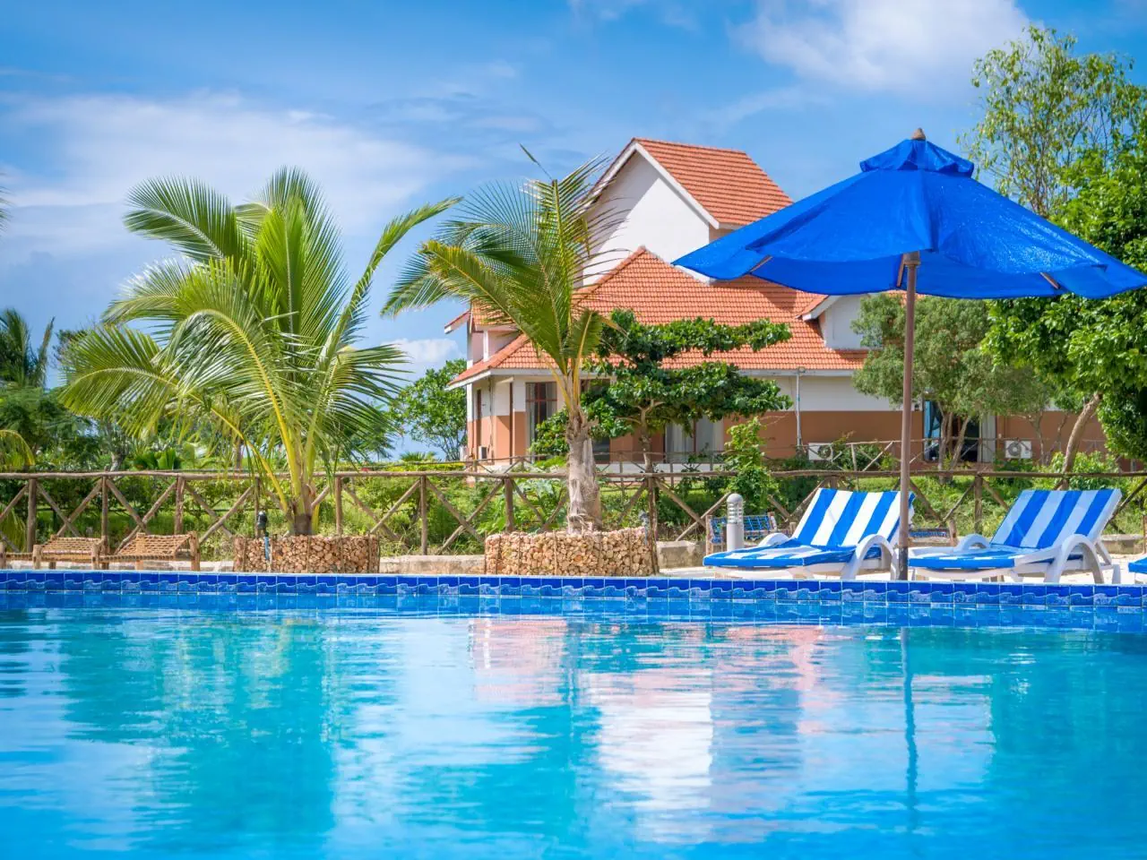 Azao Resort And Spa 4*