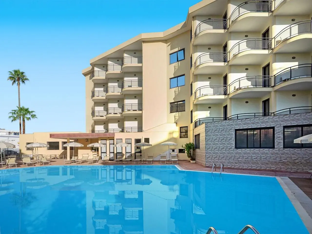 Rina Hotel 4*