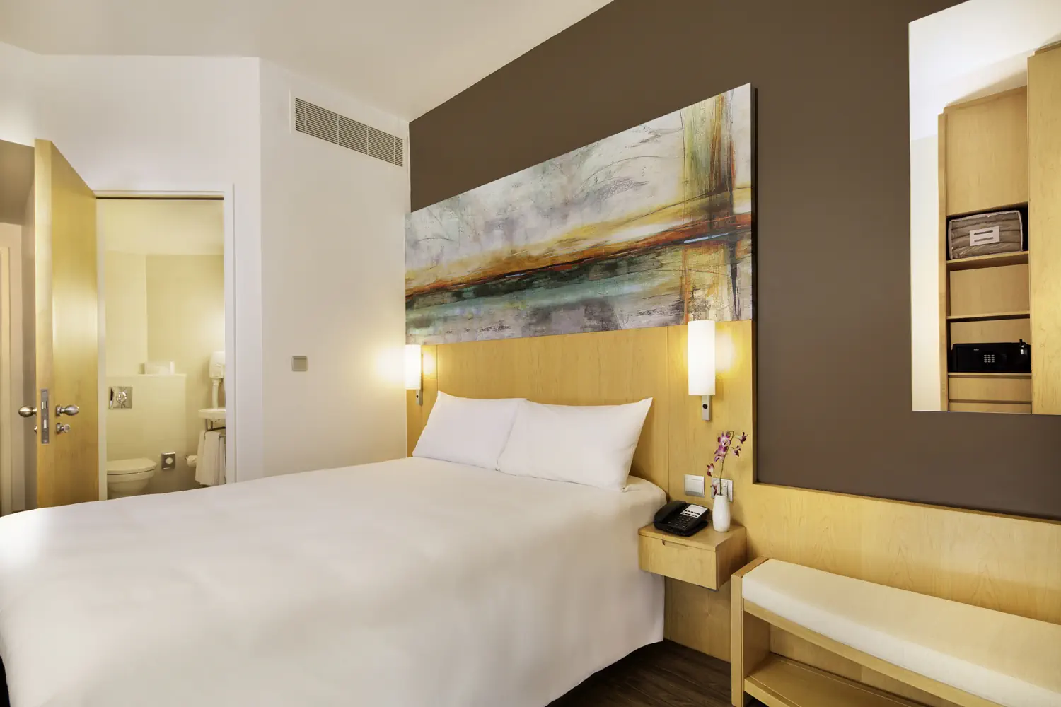 Ibis One Central 3*, фото 4