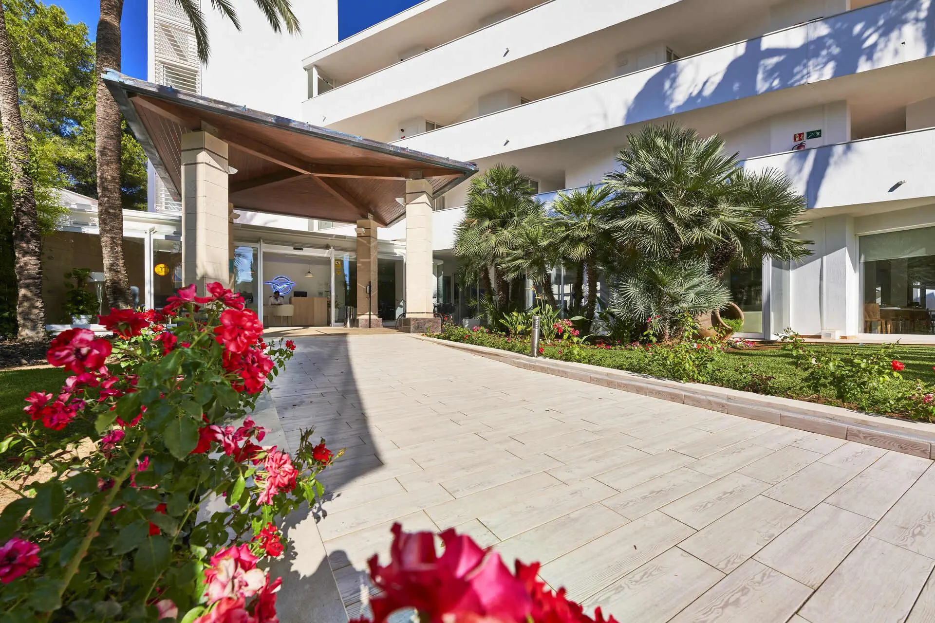Globales Cala Bona Suites 4*