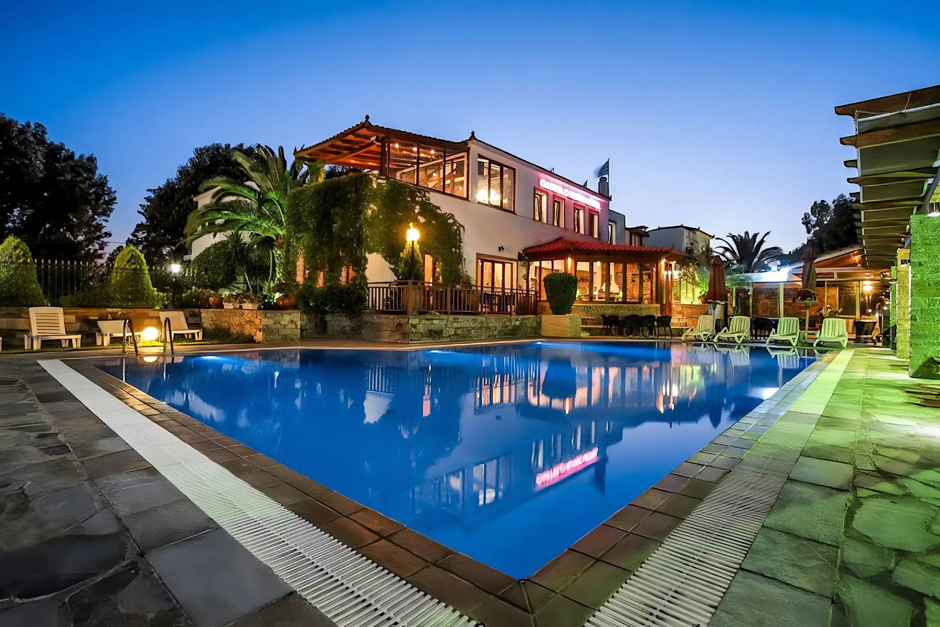 Castello Rosso 3*