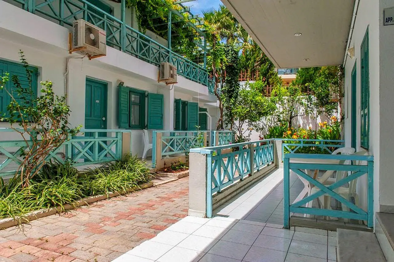 Anatoli Apartments 2*