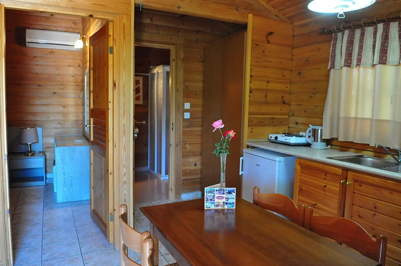 Sandys Studios & Log Villas 2*, фото 16