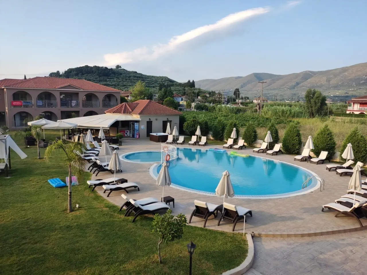Eleni's Garden 3*