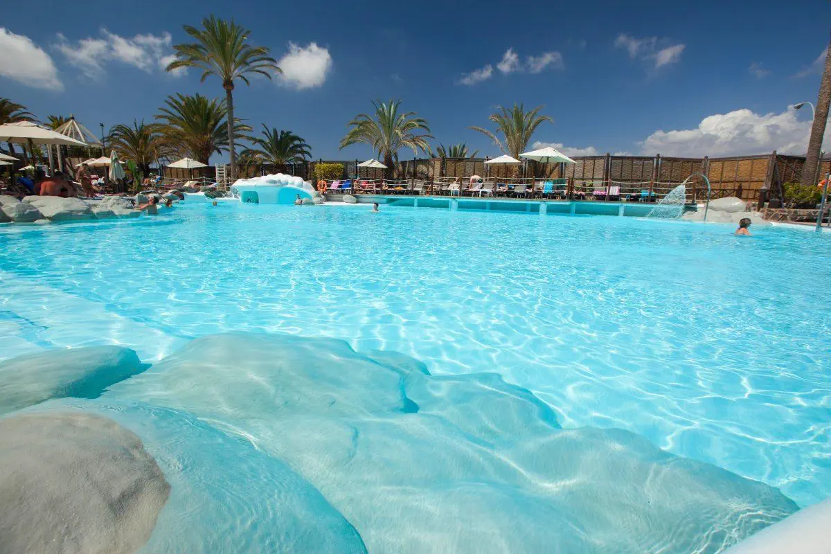 Abora Continental 3*