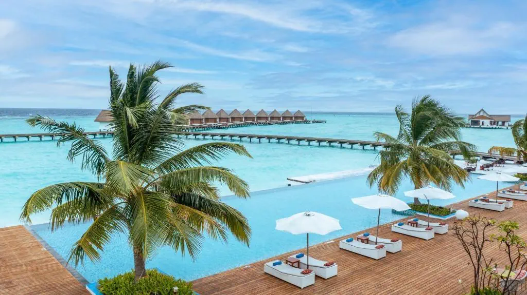 Mercure Maldives Kooddoo Resort 4*