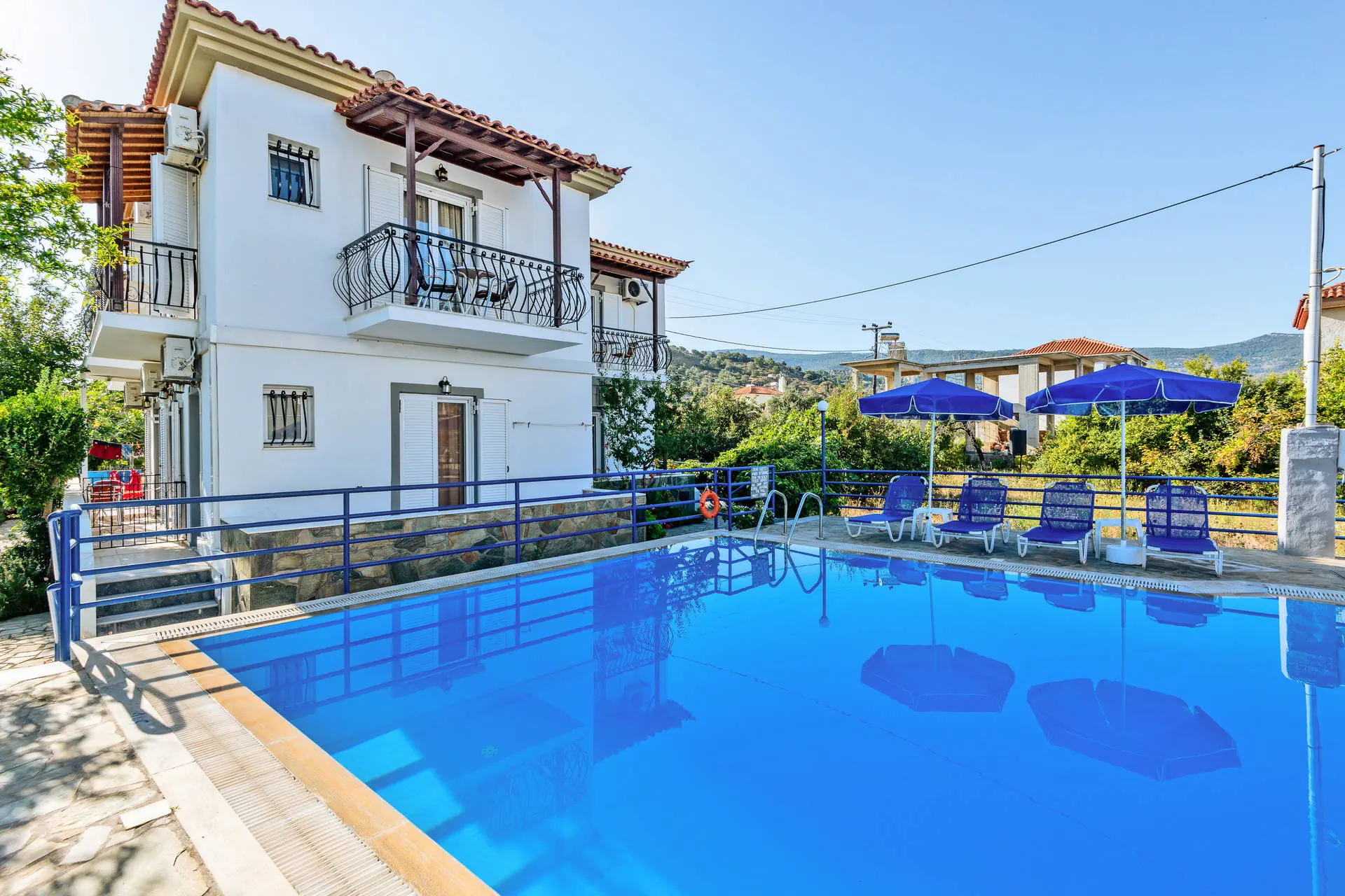 Chrysoula Studios 2*