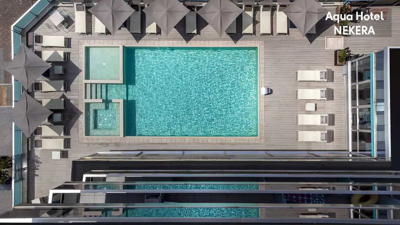Aqua 4*