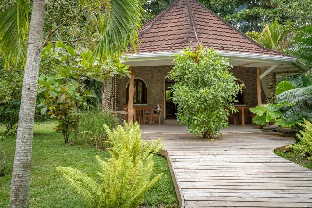 Bliss Praslin 3*
