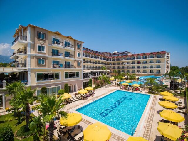 L' Oceanica Beach Resort