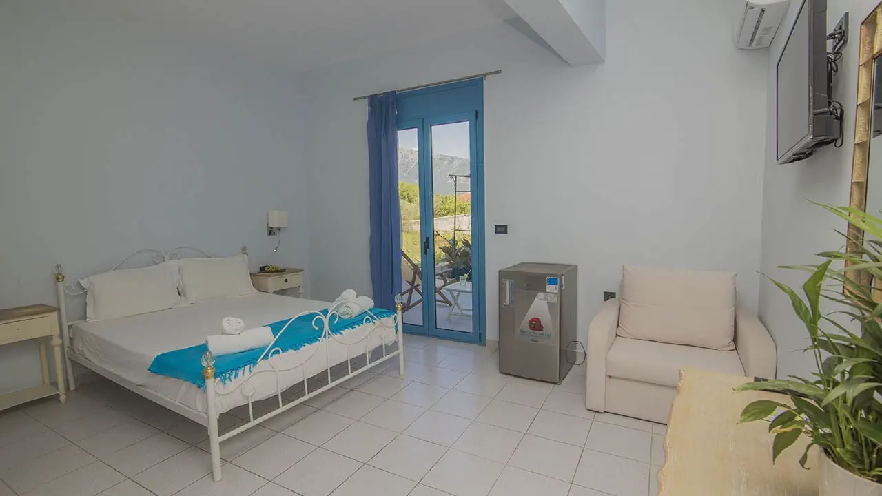 Grand Akrotiri 3*
