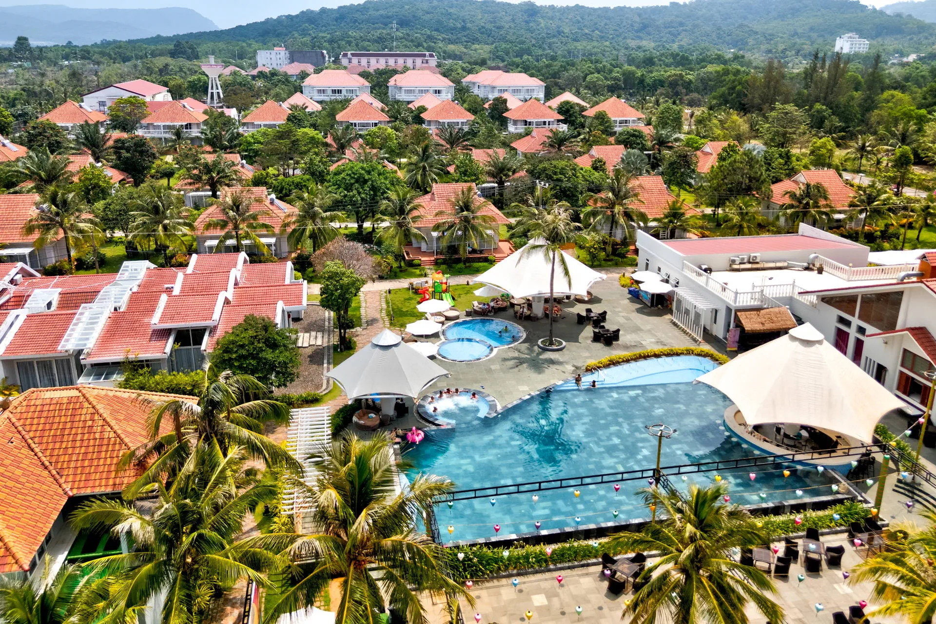 Mercury Phu Quoc Resort and Villas 4*