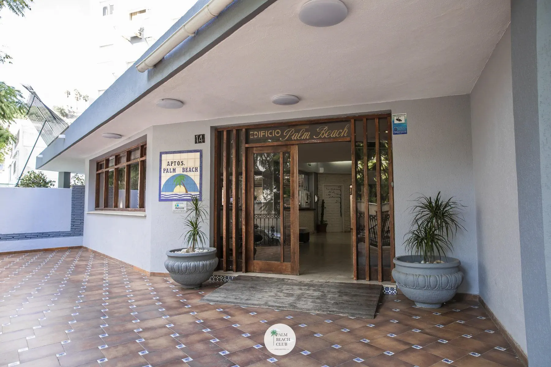 Palm Beach Club Apartments 1*