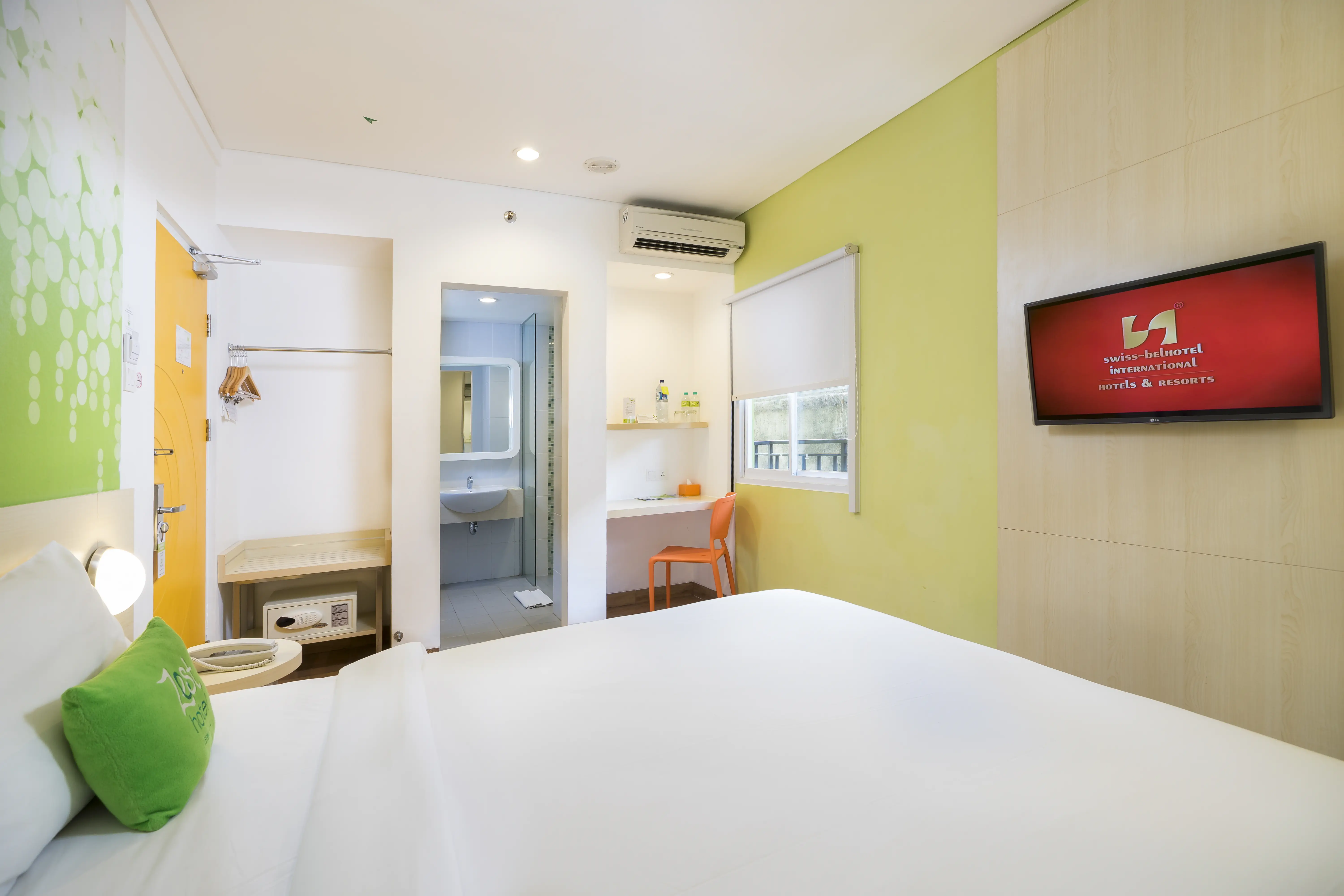 Zest Legian 3*
