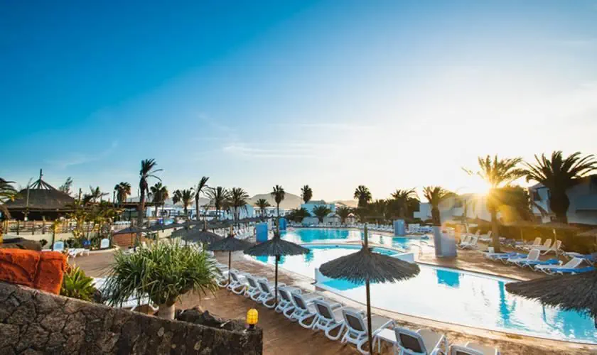 HL Paradise Island 4*