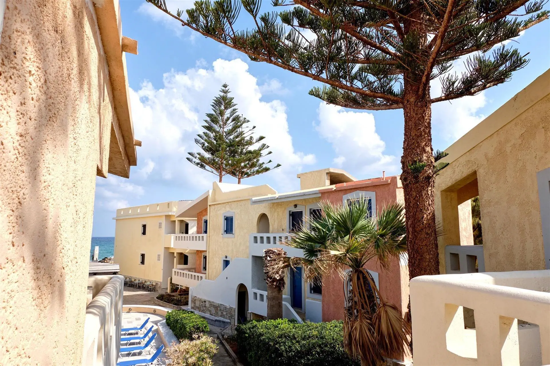 Niros Beach 3*