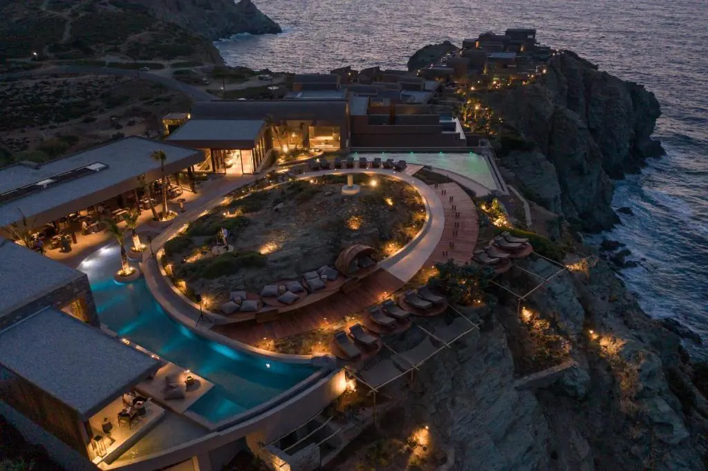ACRO SUITES 5*