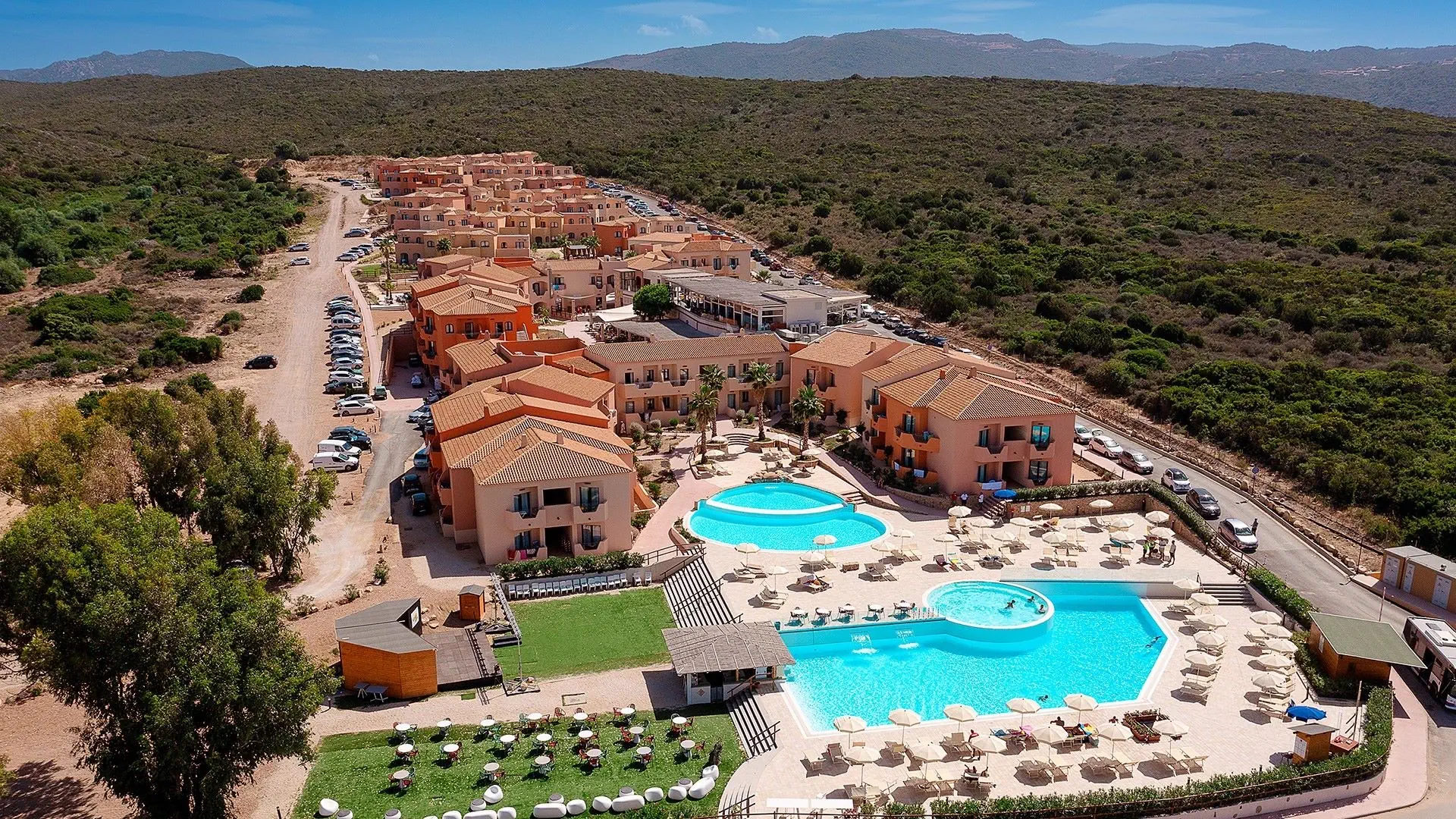 Red Sun Village 4*