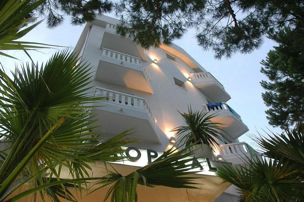 Tropical 3*