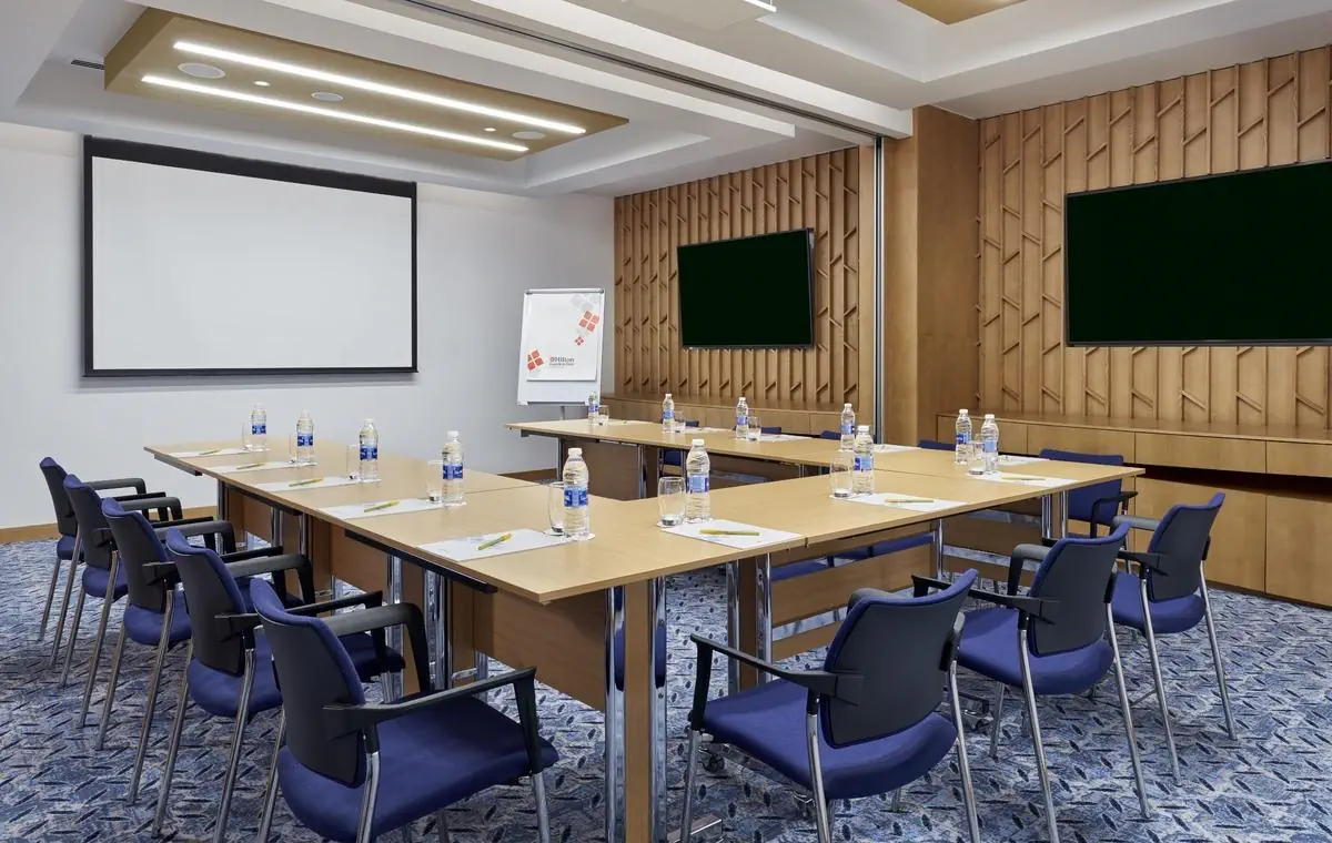 Hilton Garden Inn Muscat Al Khuwair 4*, фото 6