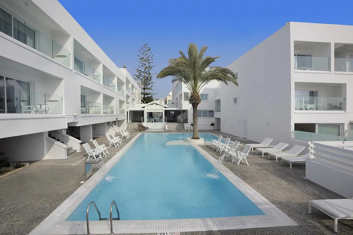 Liquid Apartments 3*