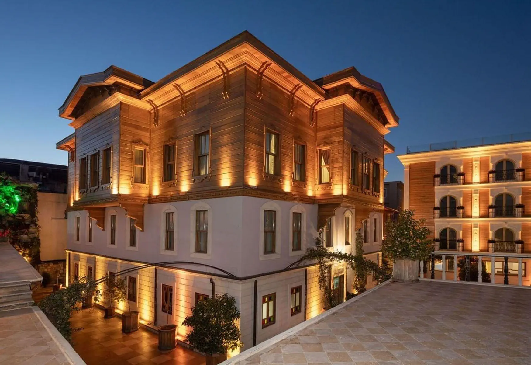 Seven Hills Palace 4*