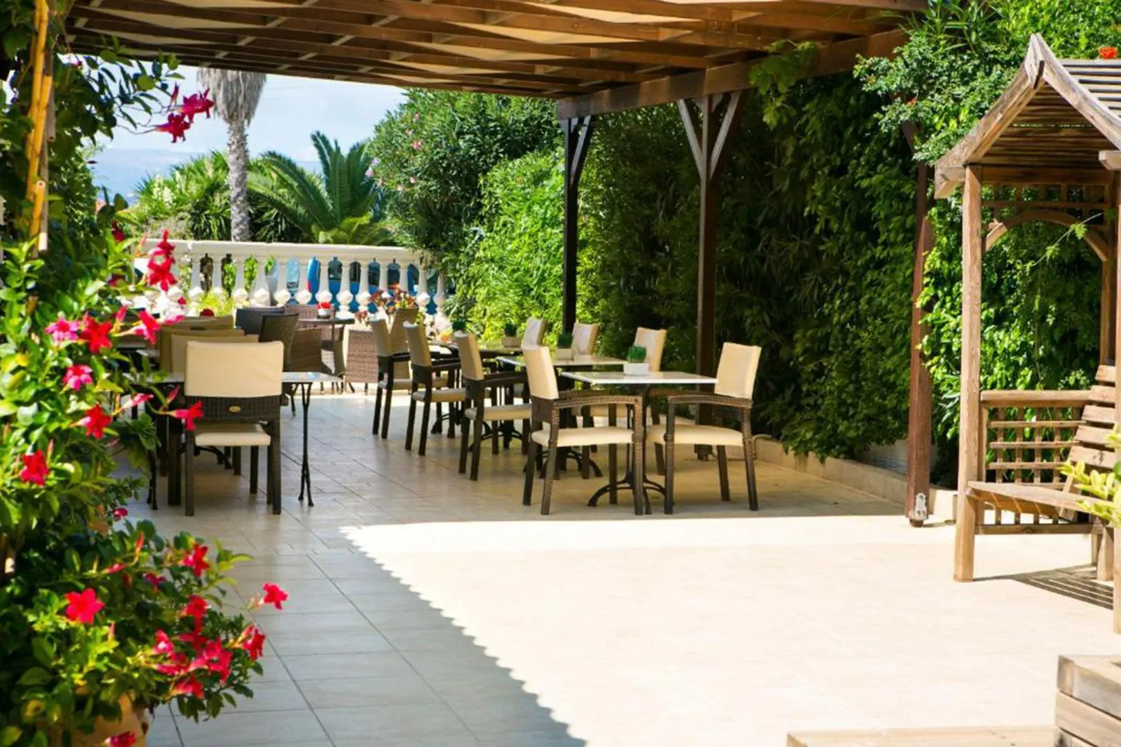 Irilena Hotel 2*