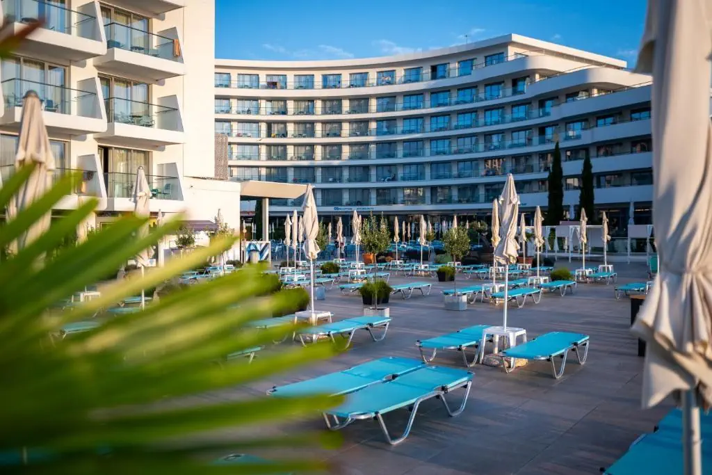 Astoria 4*