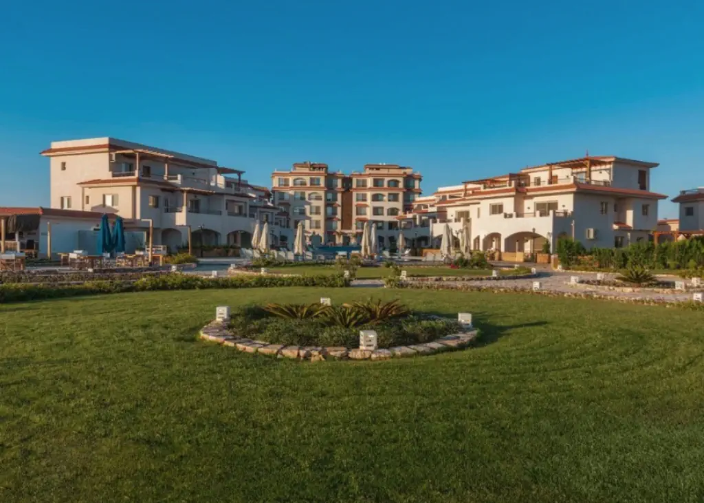 Aqua Heneish Beach Resort 4*