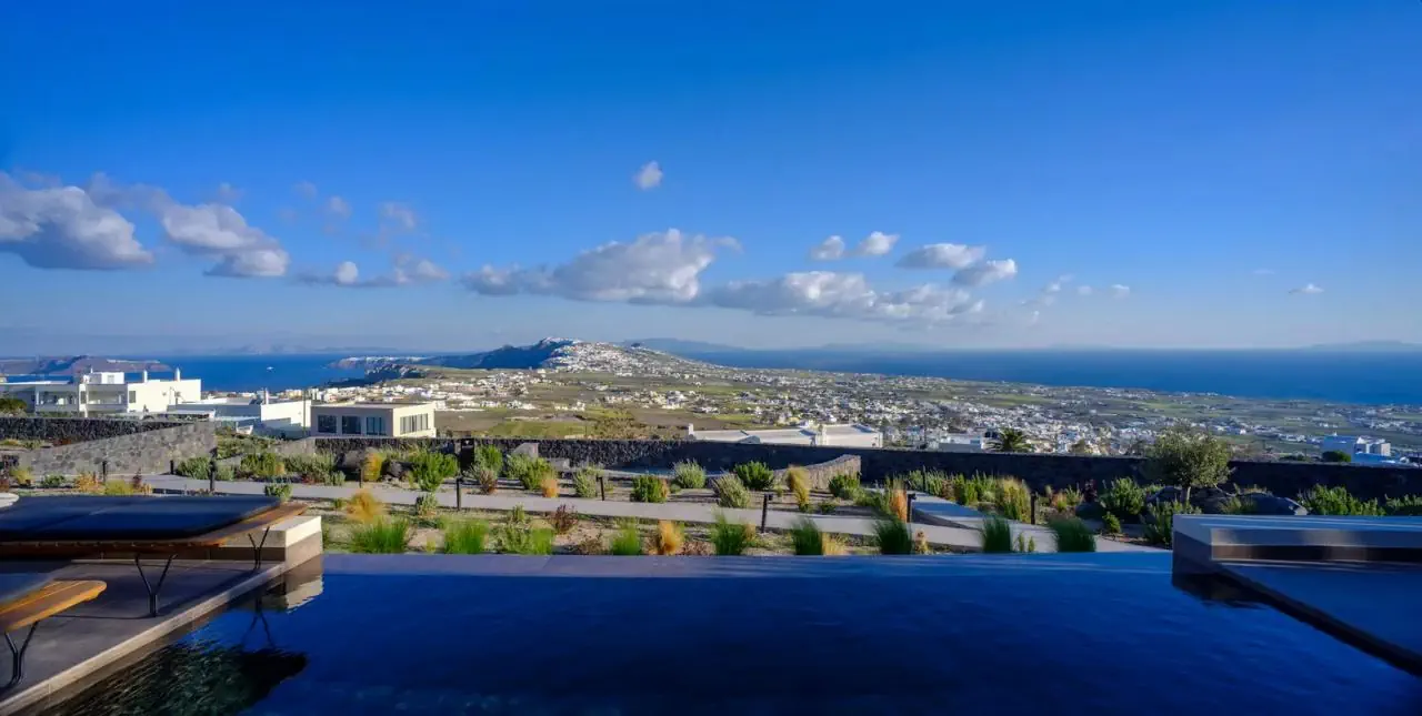 Apikia Santorini 5*