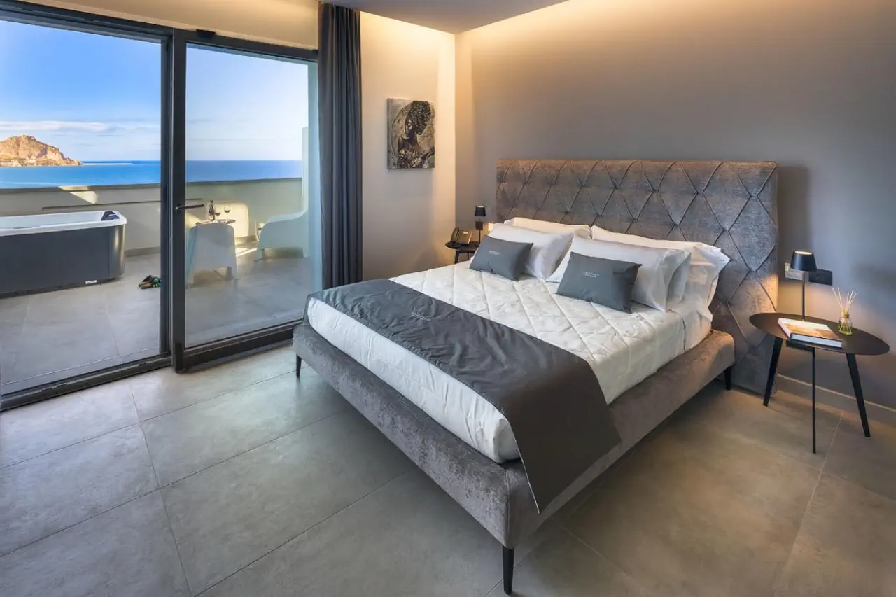 Emerald Hotel Residence 3*
