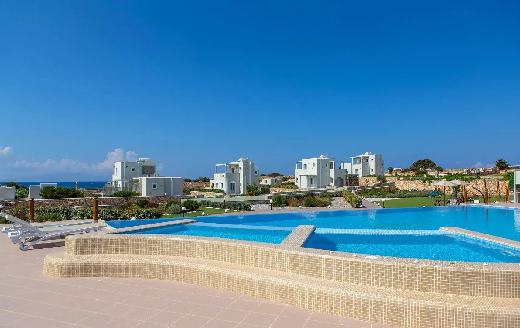 Sun and Moon Villas & Suites 4*
