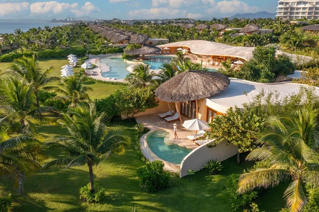 Ana Mandara Cam Ranh Resort 5*