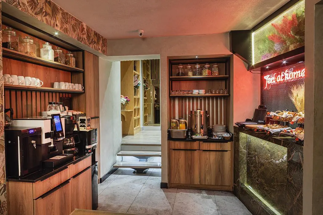 Ayramin Deluxe Hotel, фото 4