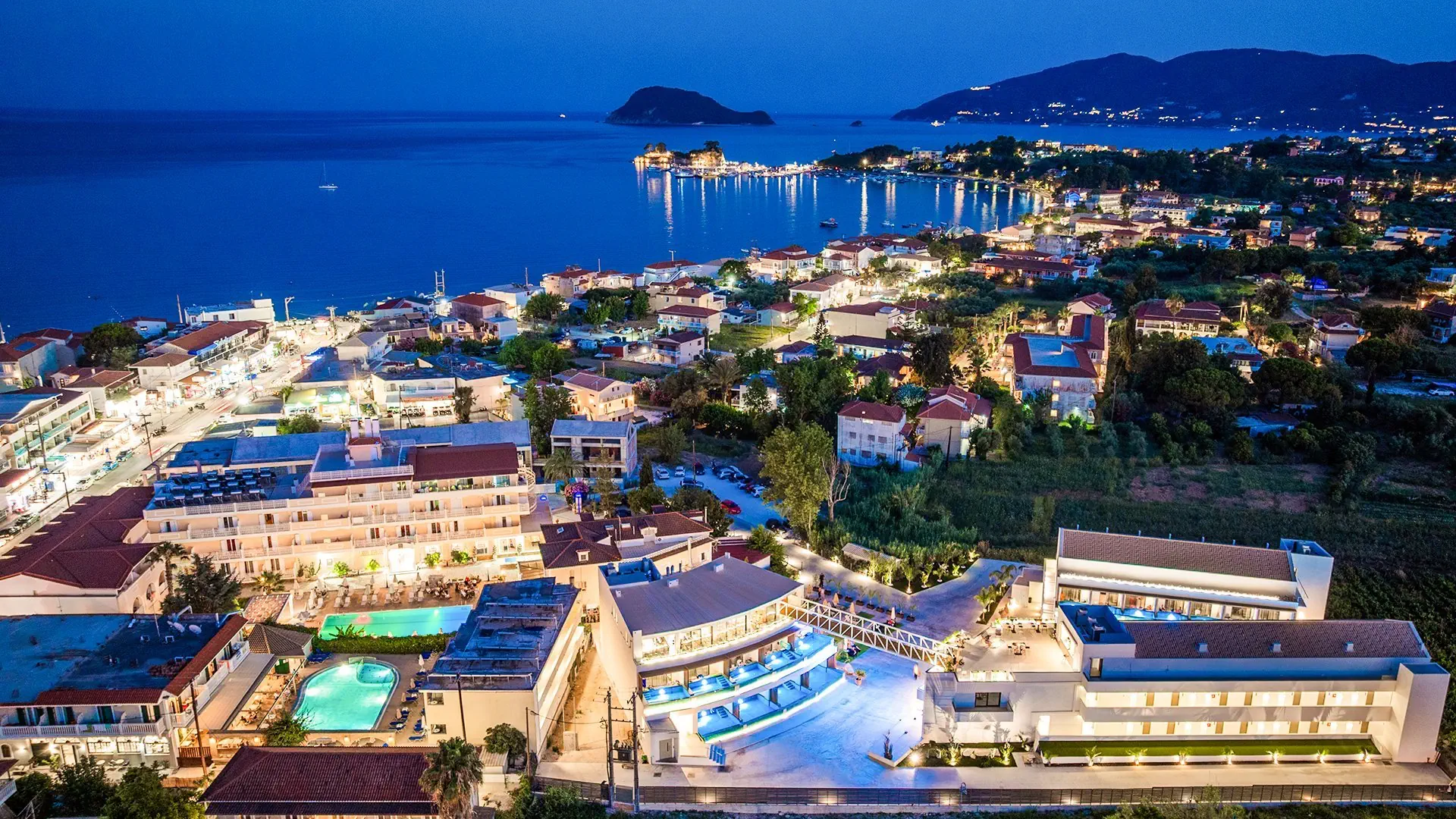 Ionis Art Luxury Suites 5*, фото 1