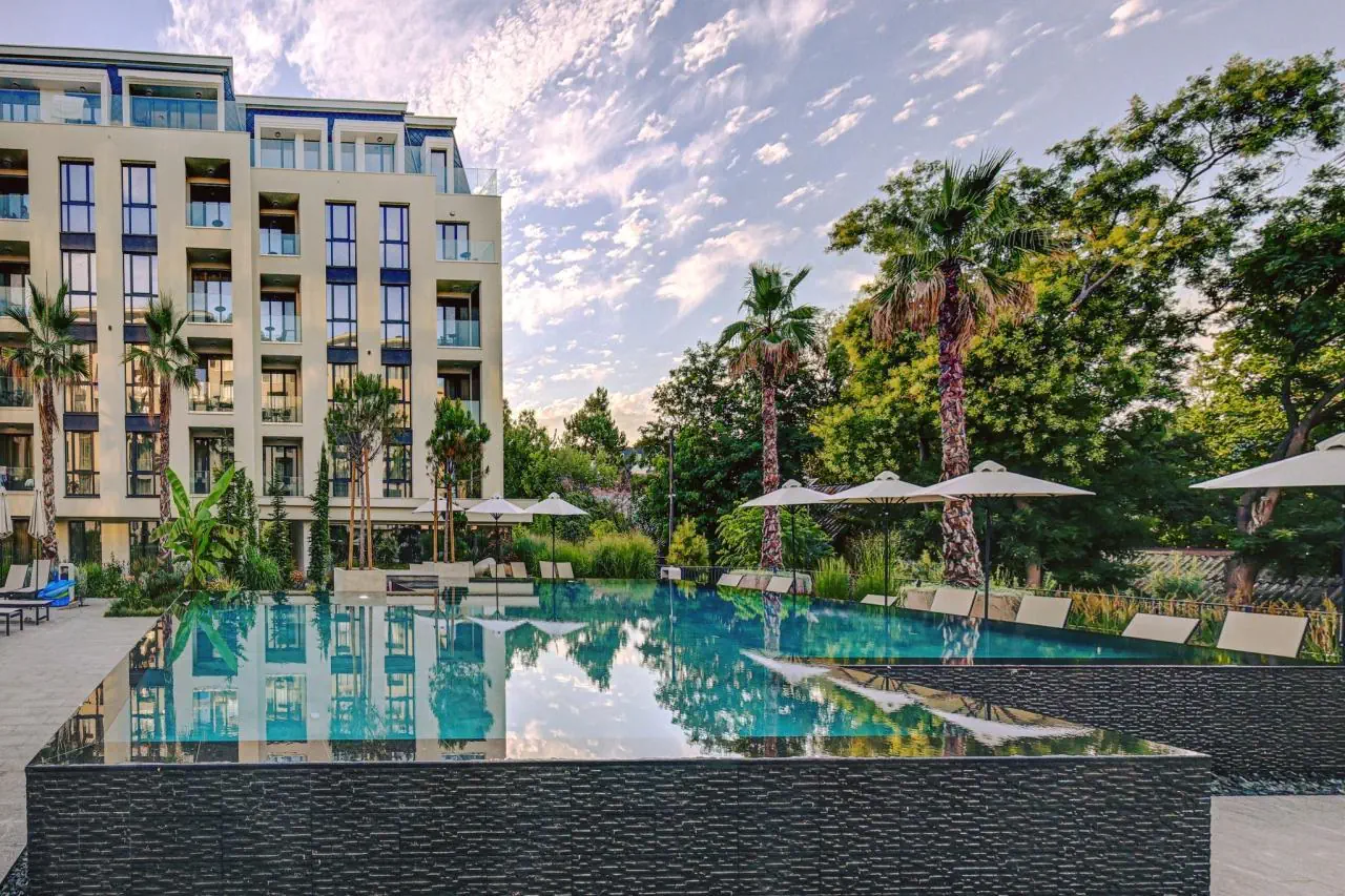 Azur Premium 4*