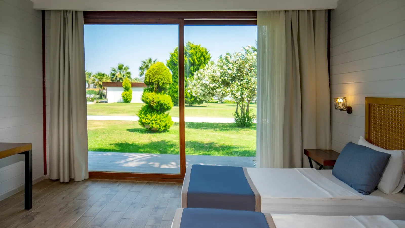 RISUS BEACH RESORT HOTEL, фото 5