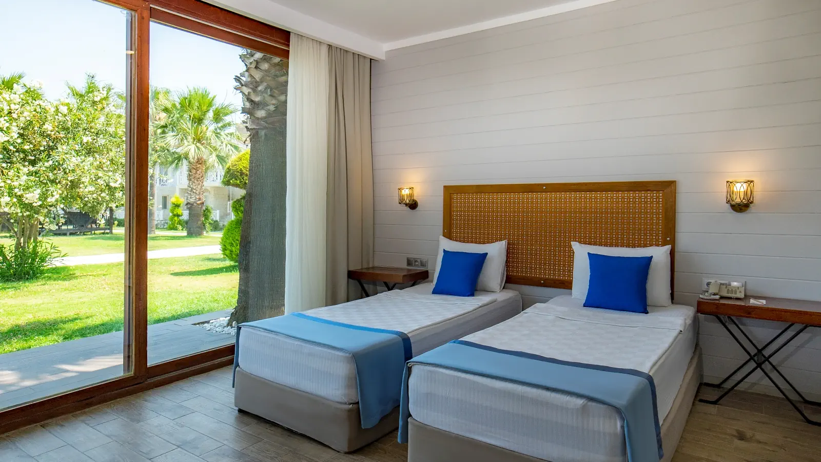 RISUS BEACH RESORT HOTEL, фото 8