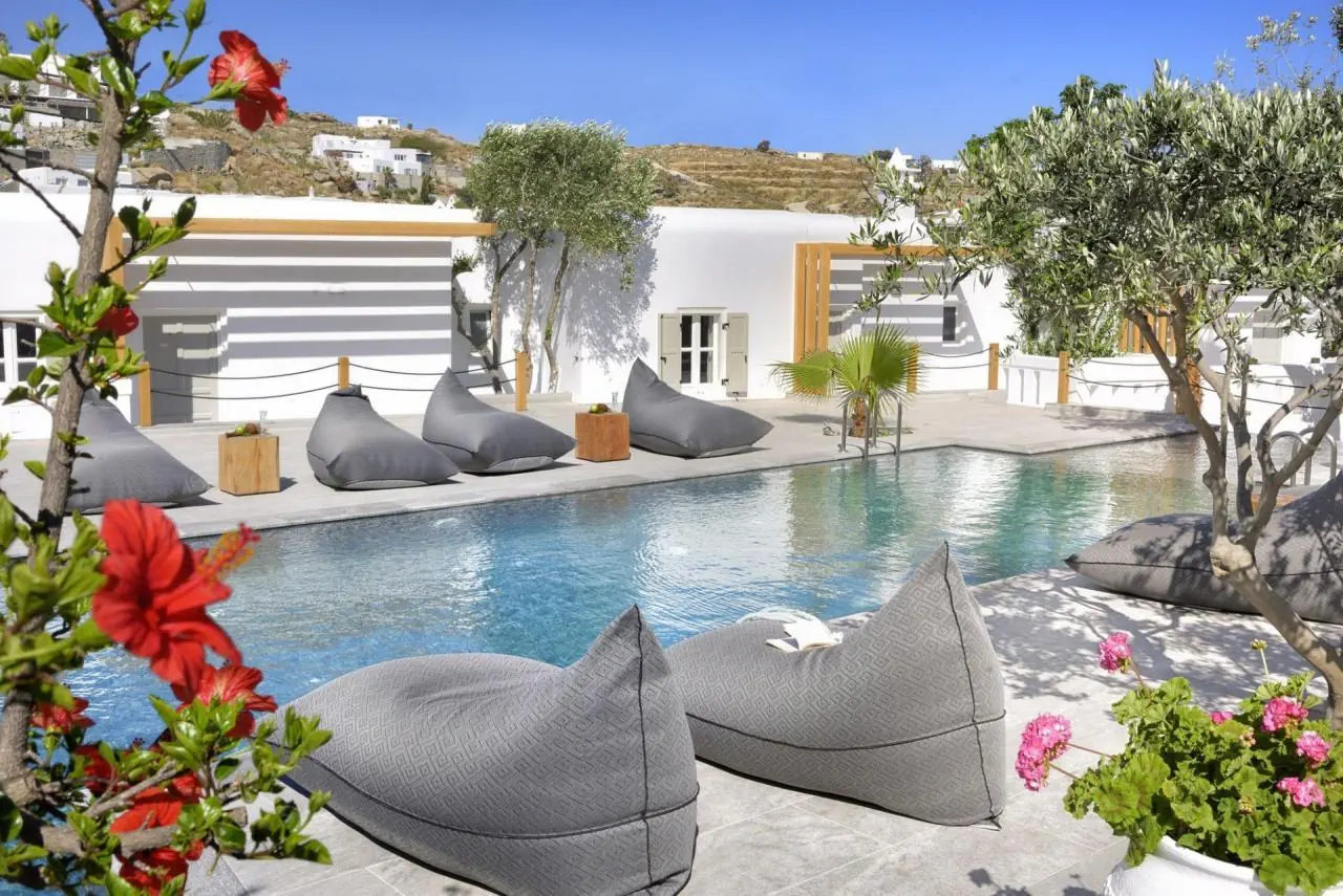 Petinos Hotel 4*