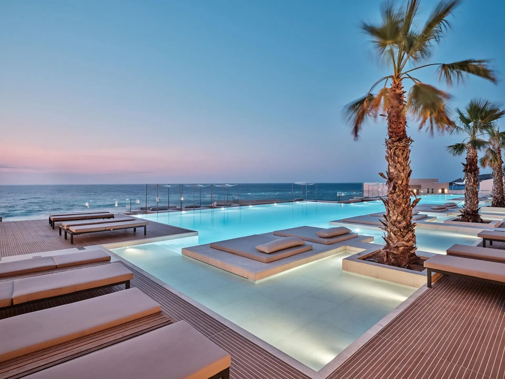 Oros Luxury Beach Resort 5*