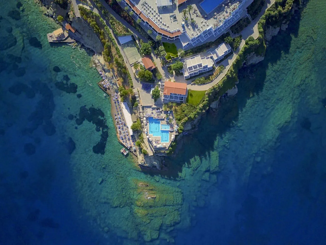Peninsula Resort & Spa 4*