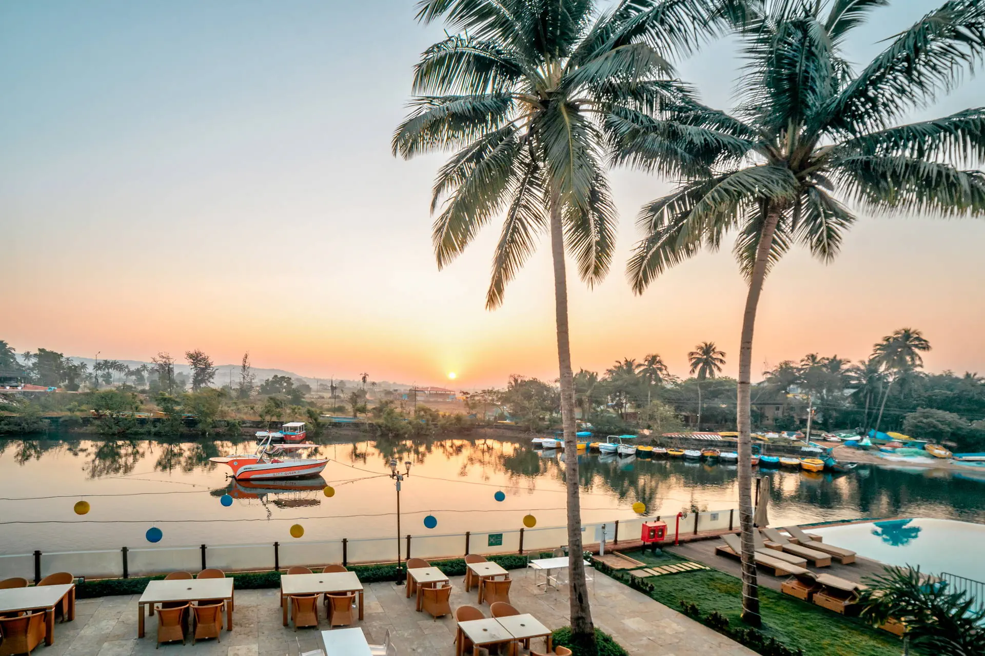 Acron Waterfront Resort, фото 8