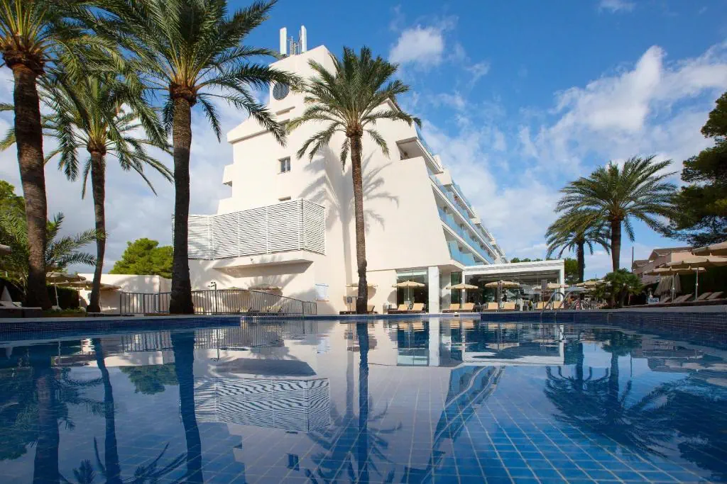 Mar Playa de Muro Suites 4*