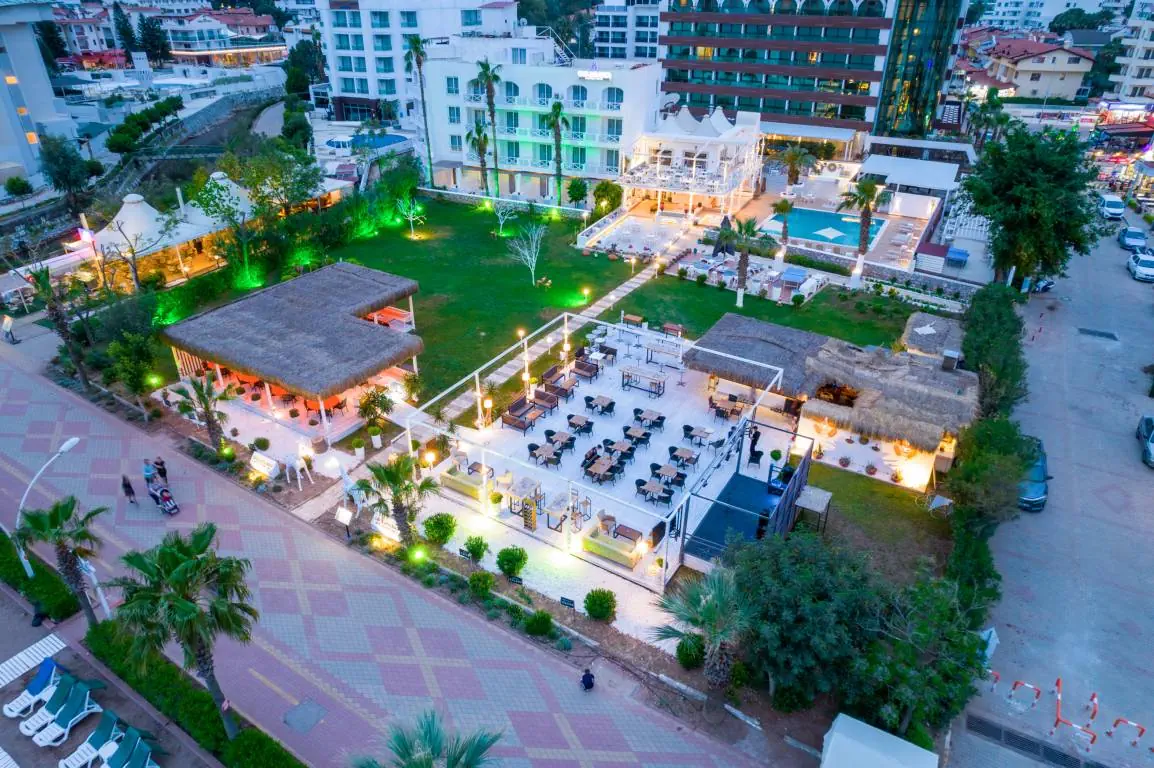 Casa & Blanca Beach 4*