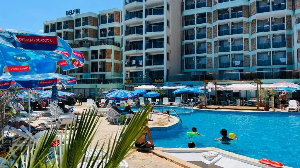 Delfin 4*
